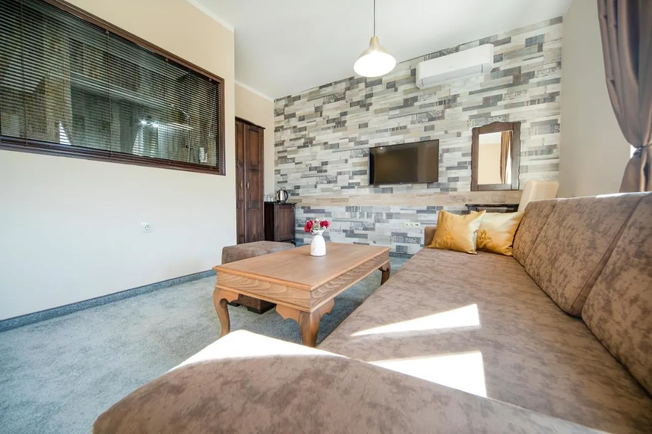 ***  Hotel Antique - Free Private Parking Plovdiv Bulgaria